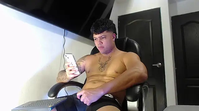 Boyhot 00 online show from 29, 10, 2025