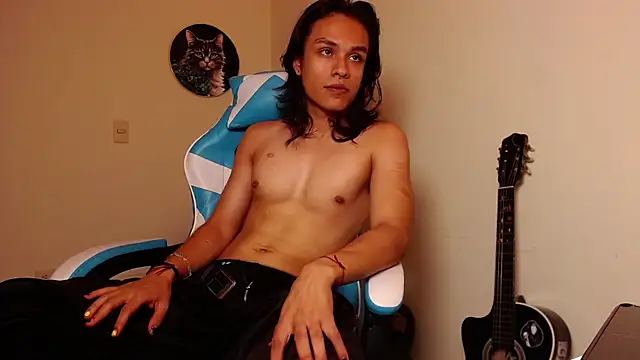 Snapshot of tom_1945 chatting on 11, 10, 2025 tom 1945 online show from 11, 10, 2025