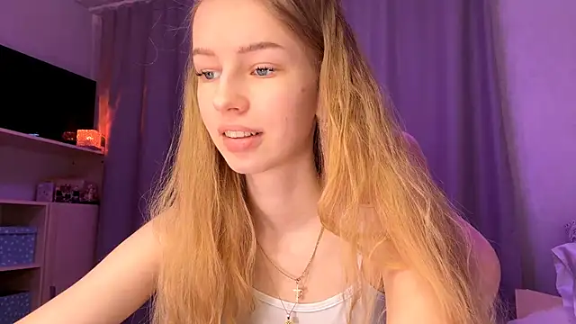 Snapshot of LunaCrave chatting on 26, 2, 2026 LunaCrave online show from 26, 2, 2026