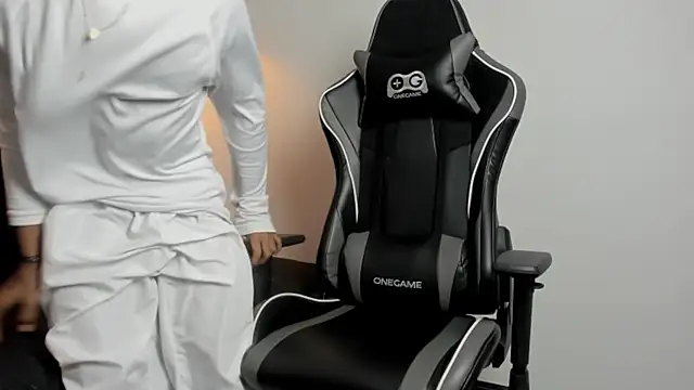 Snapshot of ryder_cum23 chatting on 12, 10, 2025 ryder cum23 online show from 12, 10, 2025