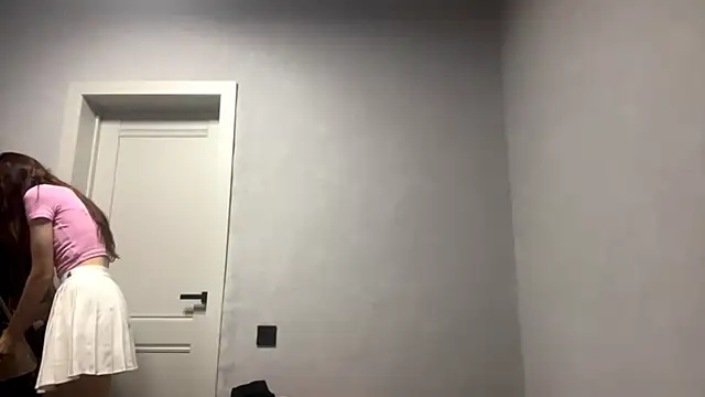 WildPeachh online show from 21, 10, 2025