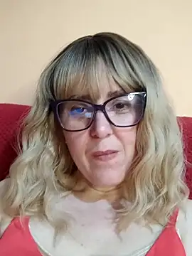 Amelialove42 online show from 10, 5, 2026