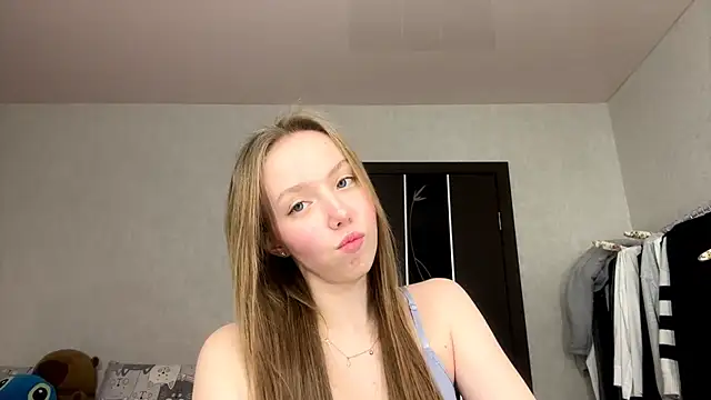 Snapshot of AntoniaMoravick chatting on 8, 11, 2025 AntoniaMoravick online show from 8, 11, 2025