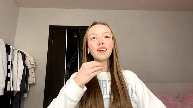 Snapshot of AntoniaMoravick chatting on 2, 12, 2025 AntoniaMoravick online show from 2, 12, 2025