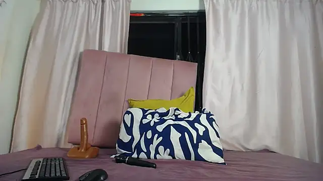 Kelly-001 online show from 2, 4, 2026