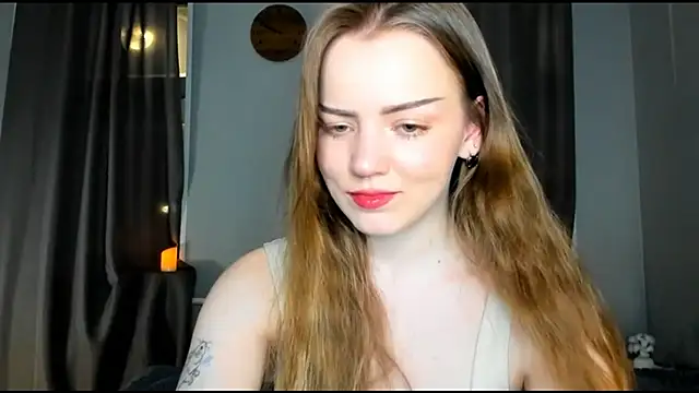 Snapshot of Olivia_Mensy chatting on 24, 10, 2025 Olivia Mensy online show from 24, 10, 2025