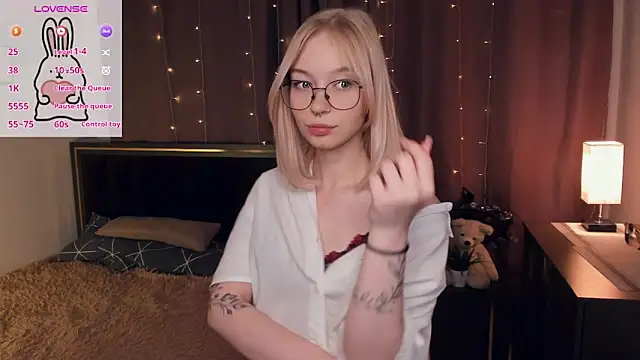 CleoStier online show from 10, 10, 2025