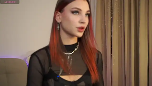 Snapshot of beckymadsons chatting on 12, 10, 2025 beckymadsons online show from 12, 10, 2025