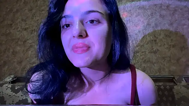 Snapshot of Babis_girlsss chatting on 23, 10, 2025 Babis girlsss online show from 23, 10, 2025