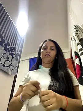 Snapshot of julieta_rossi chatting on 29, 10, 2025 julieta rossi online show from 29, 10, 2025