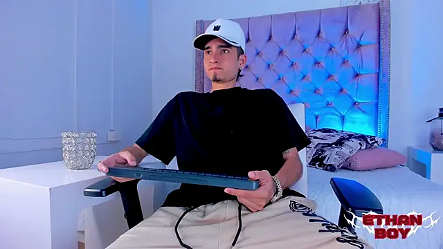 Ethan Boy  online show from 28, 11, 2025