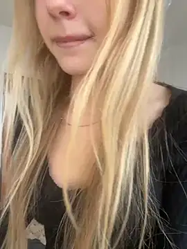 Snapshot of JudithCarly chatting on 18, 11, 2025 JudithCarly online show from 18, 11, 2025