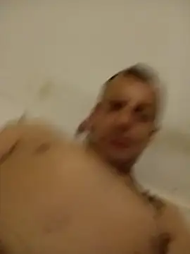 Snapshot of jjLARAY chatting on 17, 10, 2025 jjLARAY online show from 17, 10, 2025