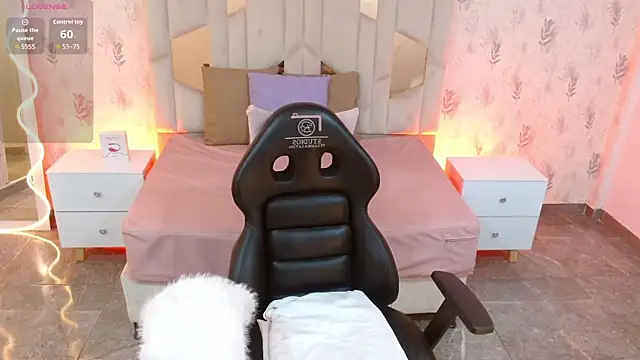 MARIANA TAY1 online show from 25, 10, 2025