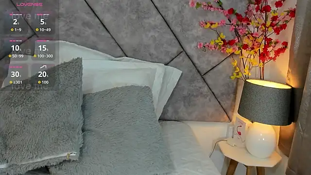  naylaa  online show from 16, 4, 2026