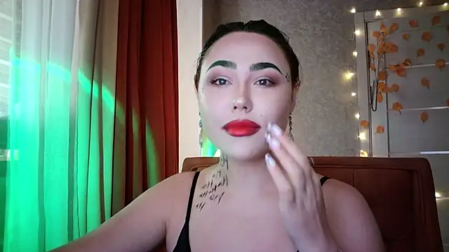 LolaMint  online show from 31, 10, 2025