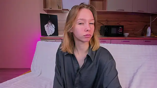 Snapshot of LilyVoise chatting on 14, 10, 2025 LilyVoise online show from 14, 10, 2025