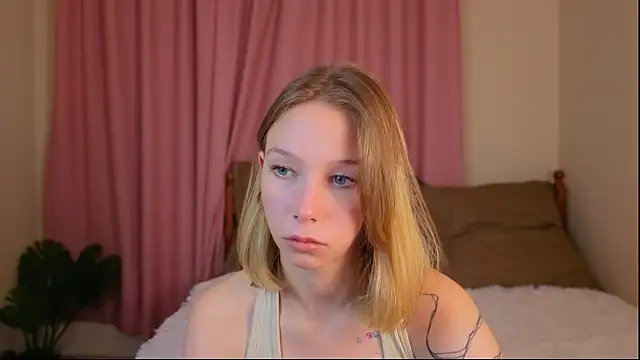 Snapshot of LilyVoise chatting on 16, 10, 2025 LilyVoise online show from 16, 10, 2025
