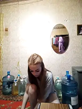 Snapshot of milklovqx chatting on 15, 10, 2025 milklovqx online show from 15, 10, 2025