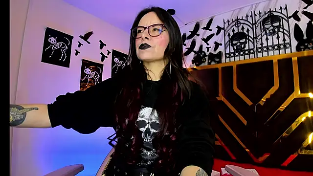 Evangelinejoness  online show from 2, 11, 2025