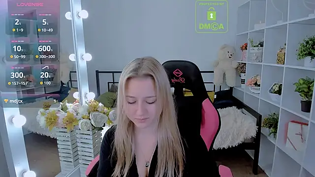 Lulu   Moon online show from 29, 10, 2025