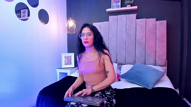 Maite black online show from 5, 11, 2025