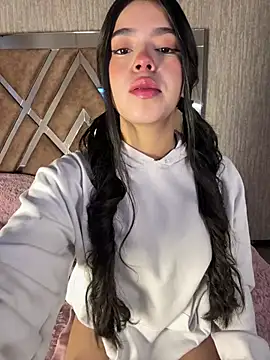 LunaMoore Pink online show from 12, 3, 2026