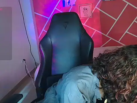 Snapshot of sweety_dreambaby chatting on 13, 10, 2025 sweety dreambaby online show from 13, 10, 2025