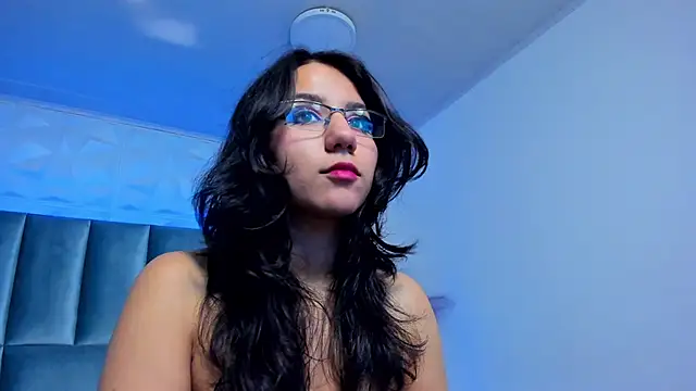 HollyPeach online show from 24, 11, 2025