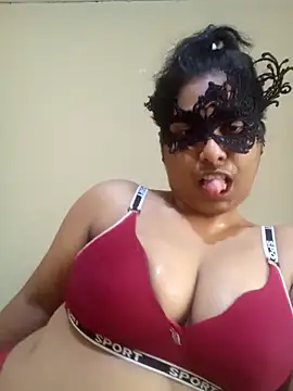 Expose Queen online show from 28, 3, 2026