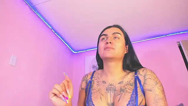 BiancaValentinna online show from 4, 2, 2026