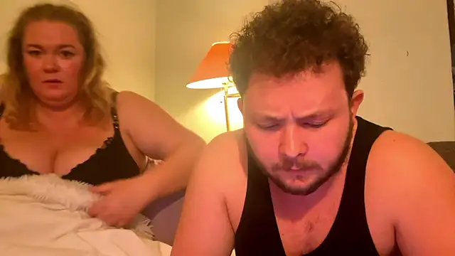 Snapshot of CurvyMilfWithBigJugs chatting on 18, 10, 2025 CurvyMilfWithBigJugs online show from 18, 10, 2025