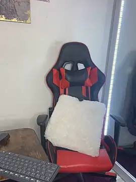 Snapshot of _Lissa_01 chatting on 4, 11, 2025 Lissa 01 online show from 4, 11, 2025