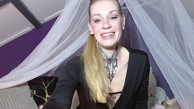 MistyCristy online show from 18, 10, 2025