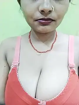 Snapshot of kiara-simmi chatting on 14, 11, 2025 kiara-simmi online show from 14, 11, 2025