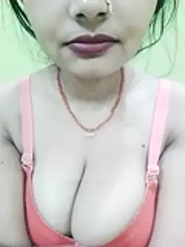 Snapshot of kiara-simmi chatting on 16, 11, 2025 kiara-simmi online show from 16, 11, 2025