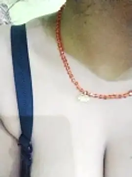 Snapshot of kiara-simmi chatting on 17, 12, 2025 kiara-simmi online show from 17, 12, 2025