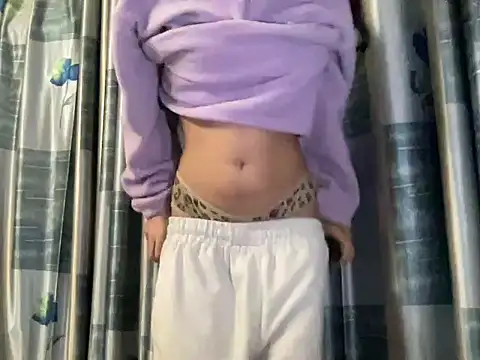 youngriri2 online show from 14, 11, 2025