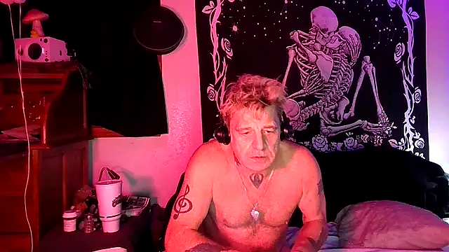 whitehole4bbc252 online show from 21, 4, 2026