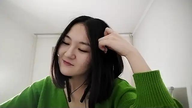 Lyndasilk online show from 6, 11, 2025