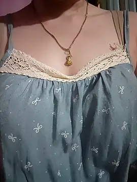 Snapshot of LeanaLy chatting on 12, 10, 2025 LeanaLy online show from 12, 10, 2025