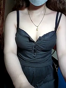 Snapshot of LeanaLy chatting on 20, 10, 2025 LeanaLy online show from 20, 10, 2025