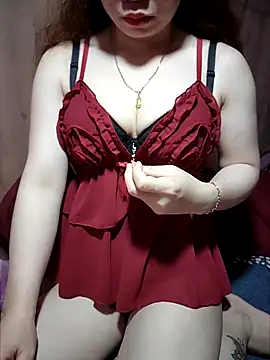 Snapshot of LeanaLy chatting on 17, 11, 2025 LeanaLy online show from 17, 11, 2025