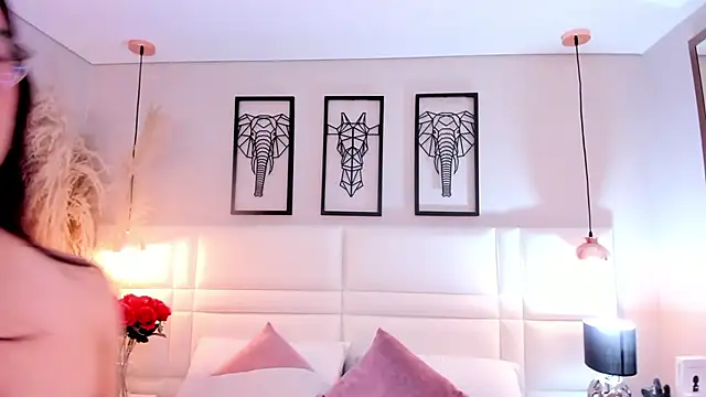 Snapshot of Ari_lynn_ chatting on 16, 10, 2025 Ari lynn online show from 16, 10, 2025