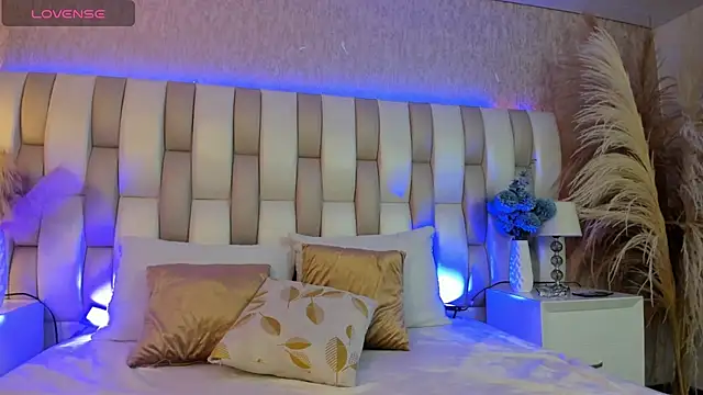 Snapshot of Ari_lynn_ chatting on 27, 11, 2025 Ari lynn online show from 27, 11, 2025