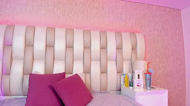 Snapshot of Ari_lynn_ chatting on 13, 2, 2026 Ari lynn online show from 13, 2, 2026