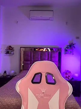 Snapshot of MIACUTEE_ chatting on 27, 11, 2025 MIACUTEE online show from 27, 11, 2025