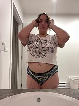 Amyblackheartxox online show from 13, 3, 2026