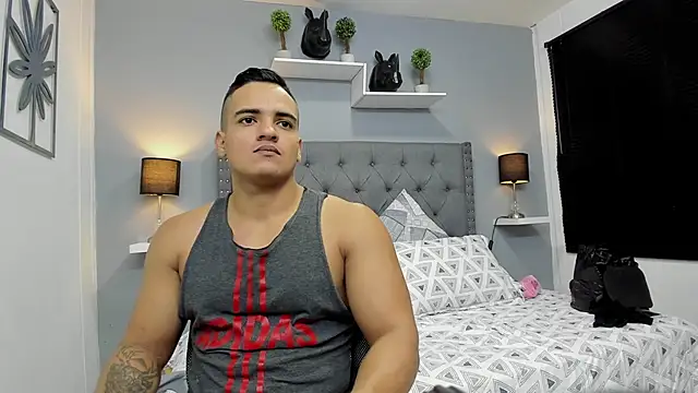 Snapshot of violeta_and_maxx chatting on 9, 11, 2025 violeta and maxx online show from 9, 11, 2025