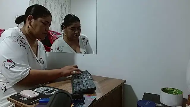  Danna Milf  online show from 27, 11, 2025